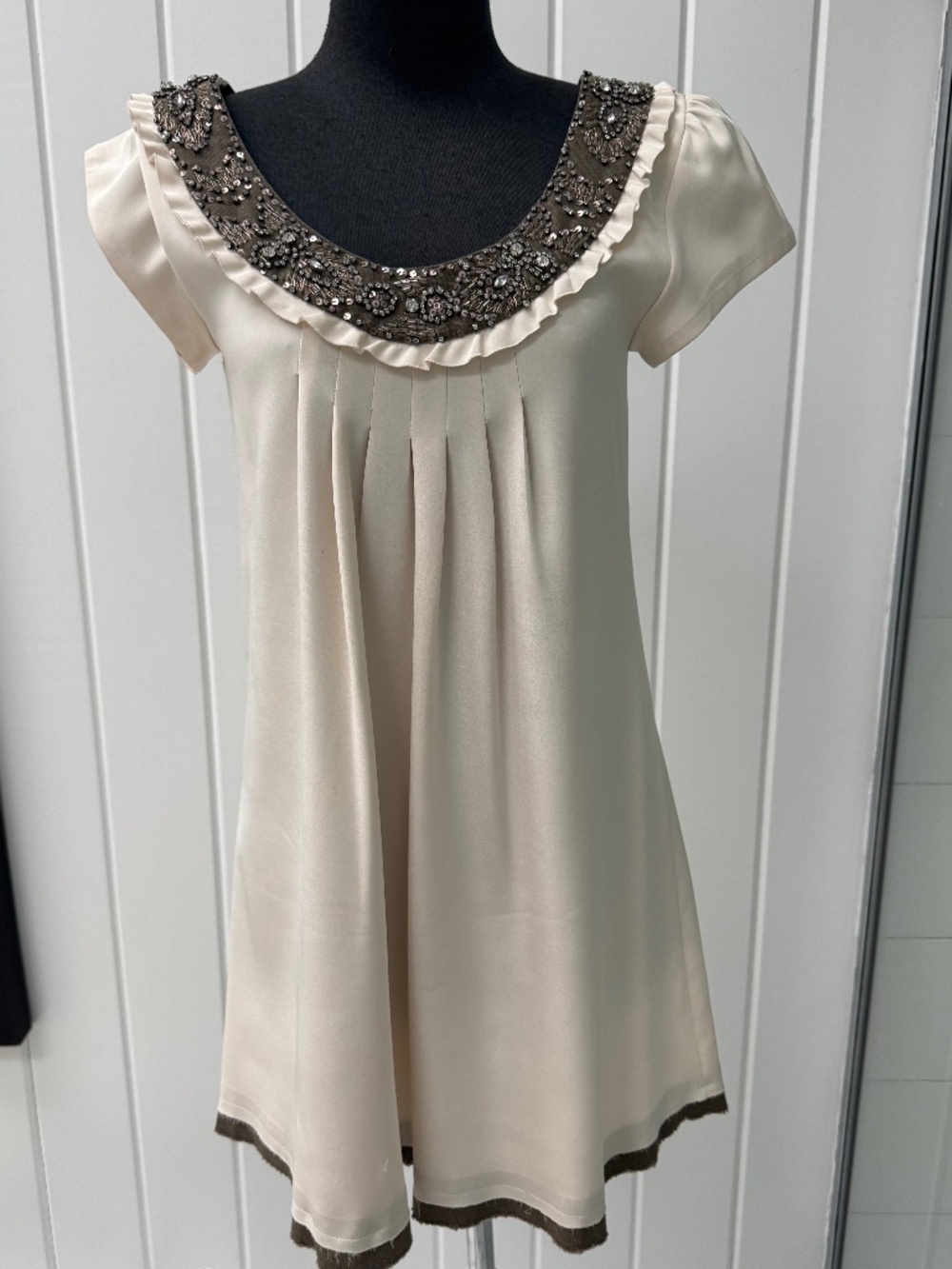 ALICE & OLIVIA CREAM SILK JEWELED MINI SHIFT DRESS SMALL